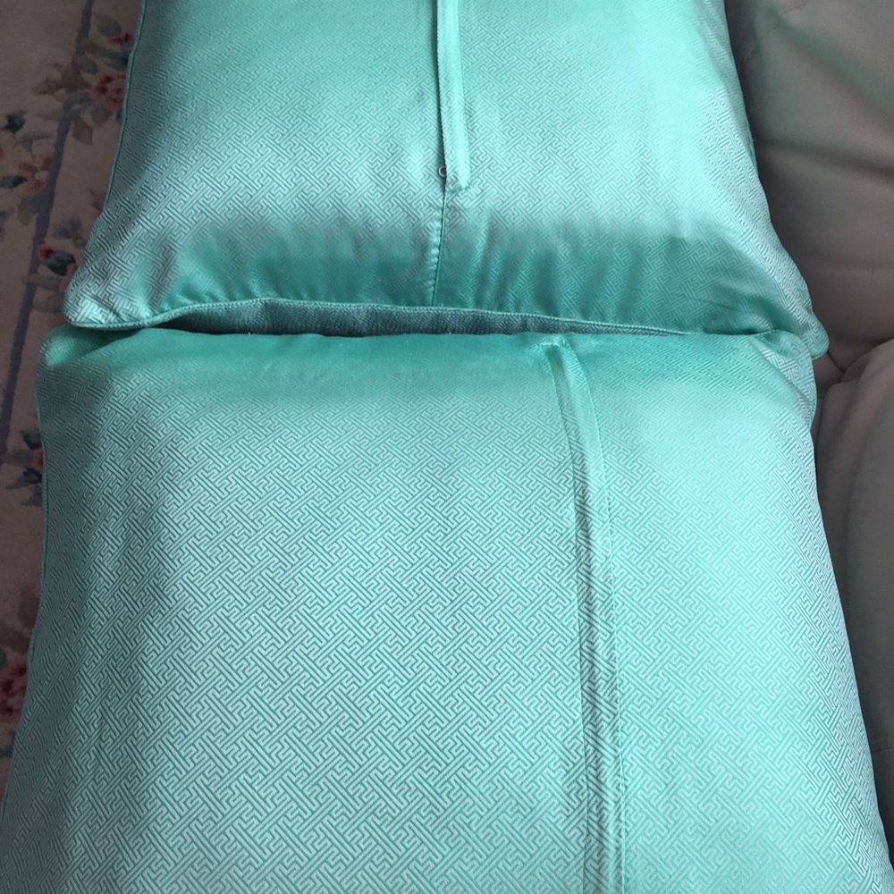 Pillows - Picture 3 of 7